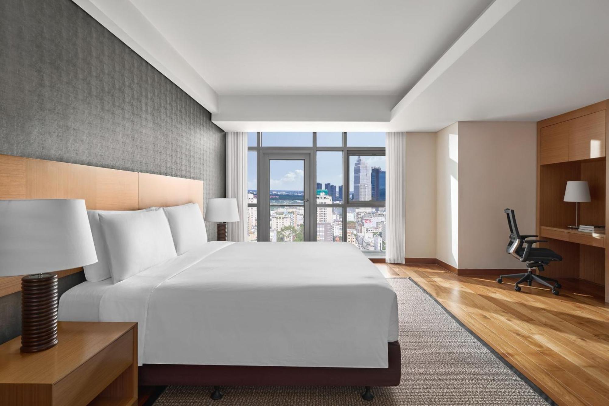 Intercontinental Residences Saigon, An Ihg Апарт-отель 5*